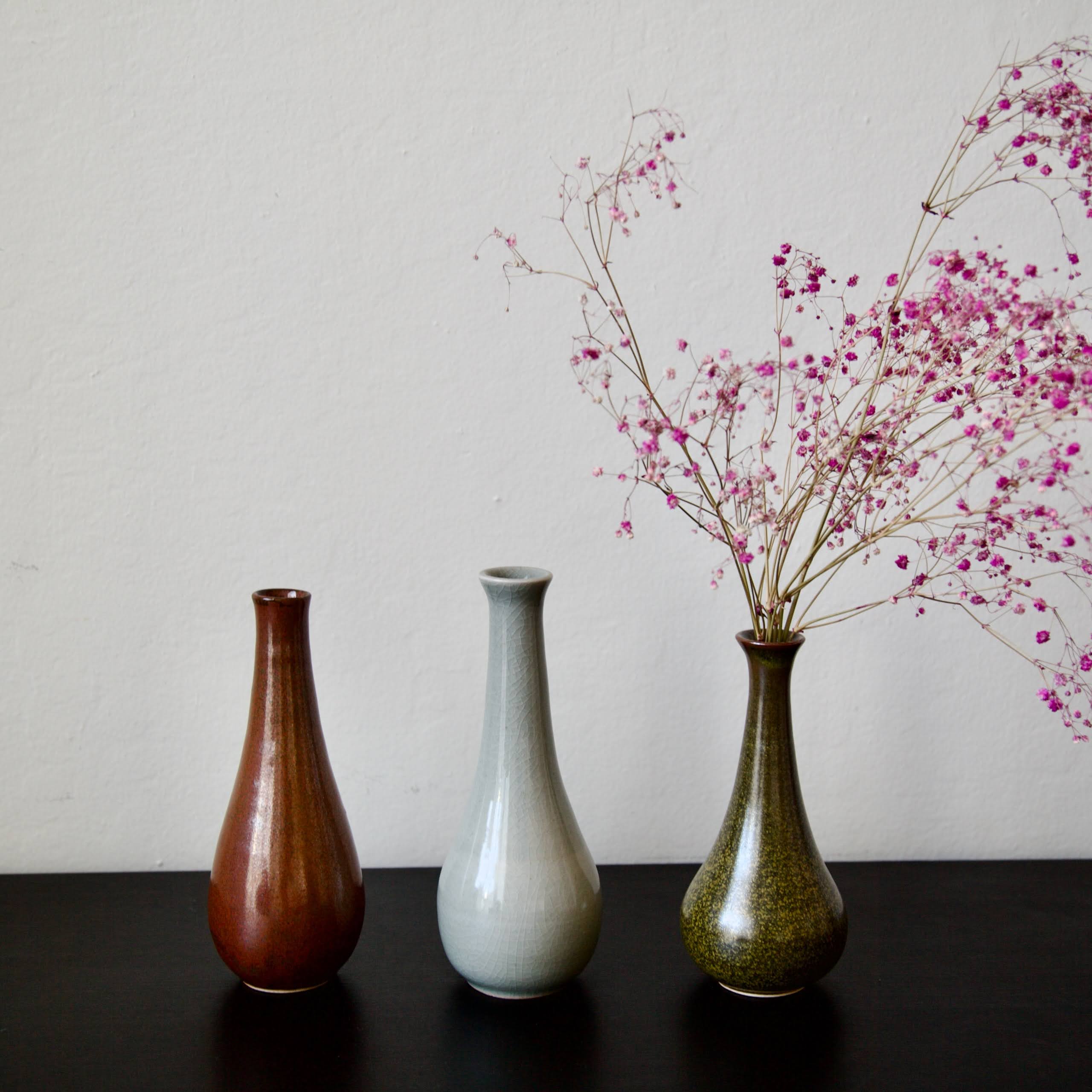 Narrow vases, 2 pounds